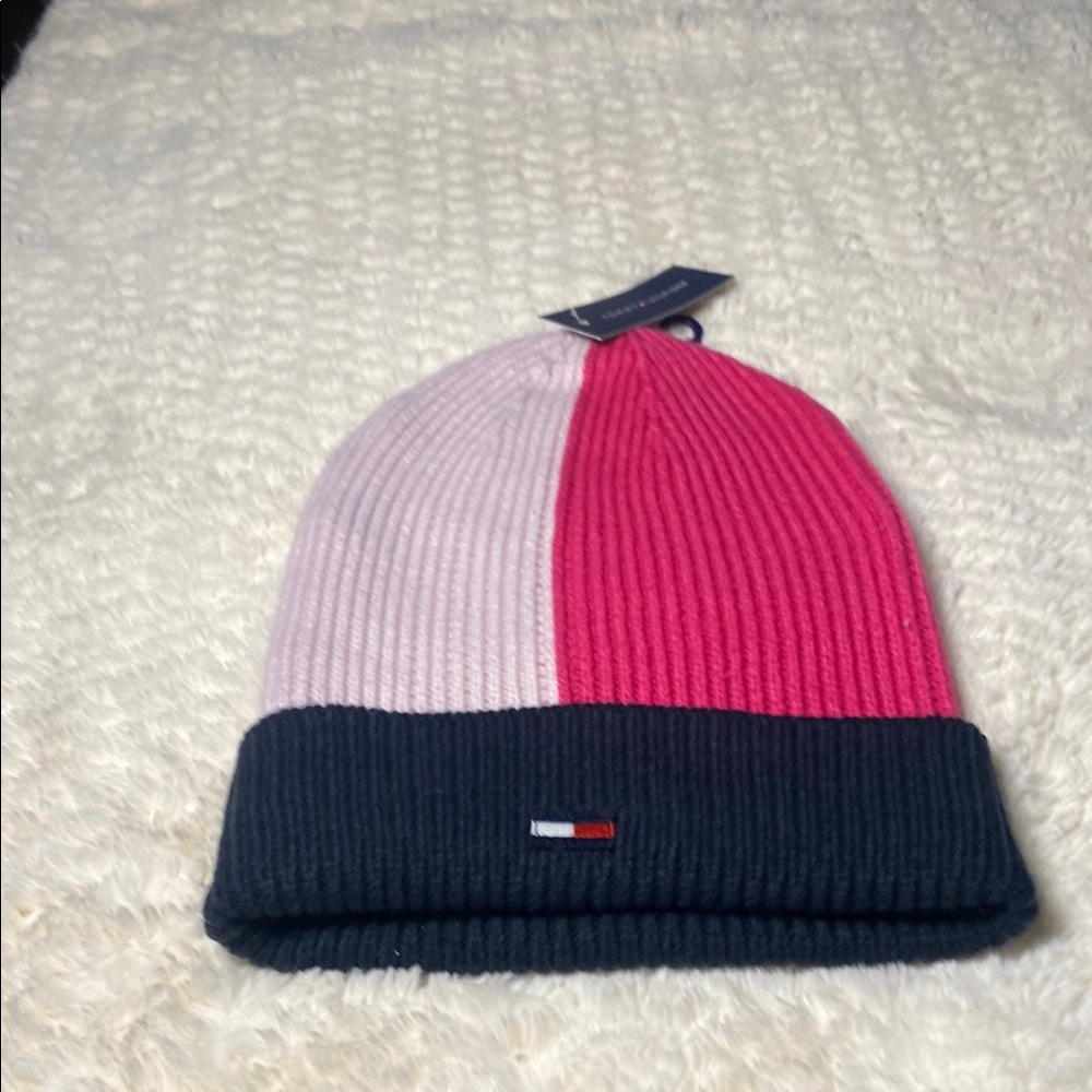 🍄Tommy Hilfiger Pink and Blue Knit Hat